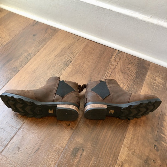 Sorel Emelie Chelsea boot - Picture 3 of 5